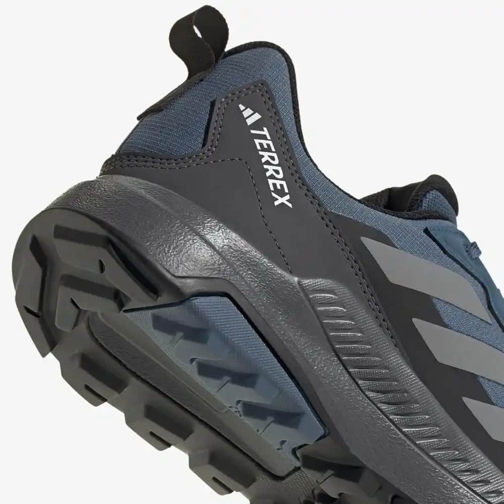 adidas Terrex Mavi Ayakkabı: Doğa ve Şıklığın Buluştuğu Çok Yönlü Spor Ayakkabısı