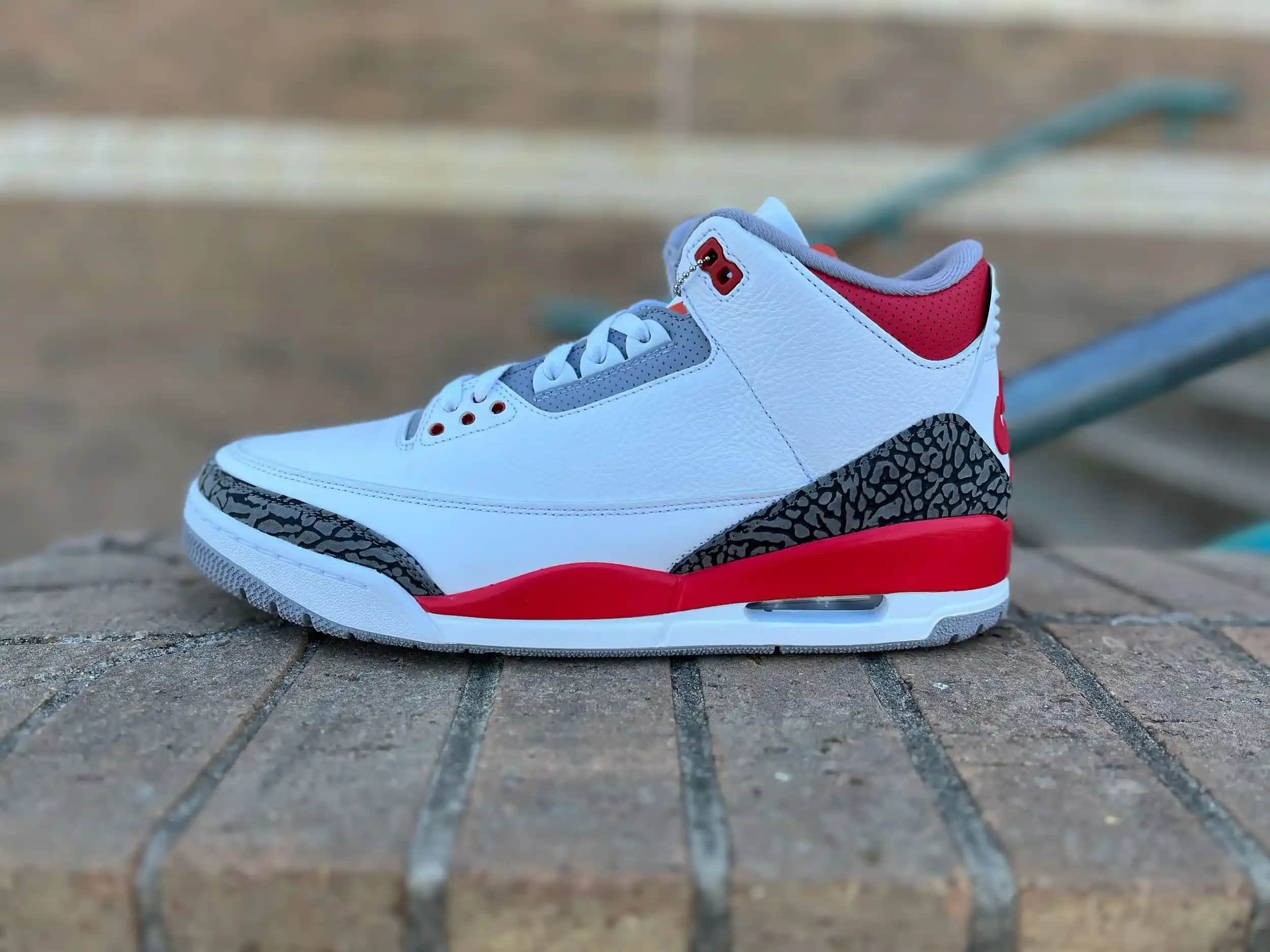 Air Jordan 3 Retro: Tarih ve Güncel Trendlerin Buluştuğu İkonik Spor Ayakkabısı