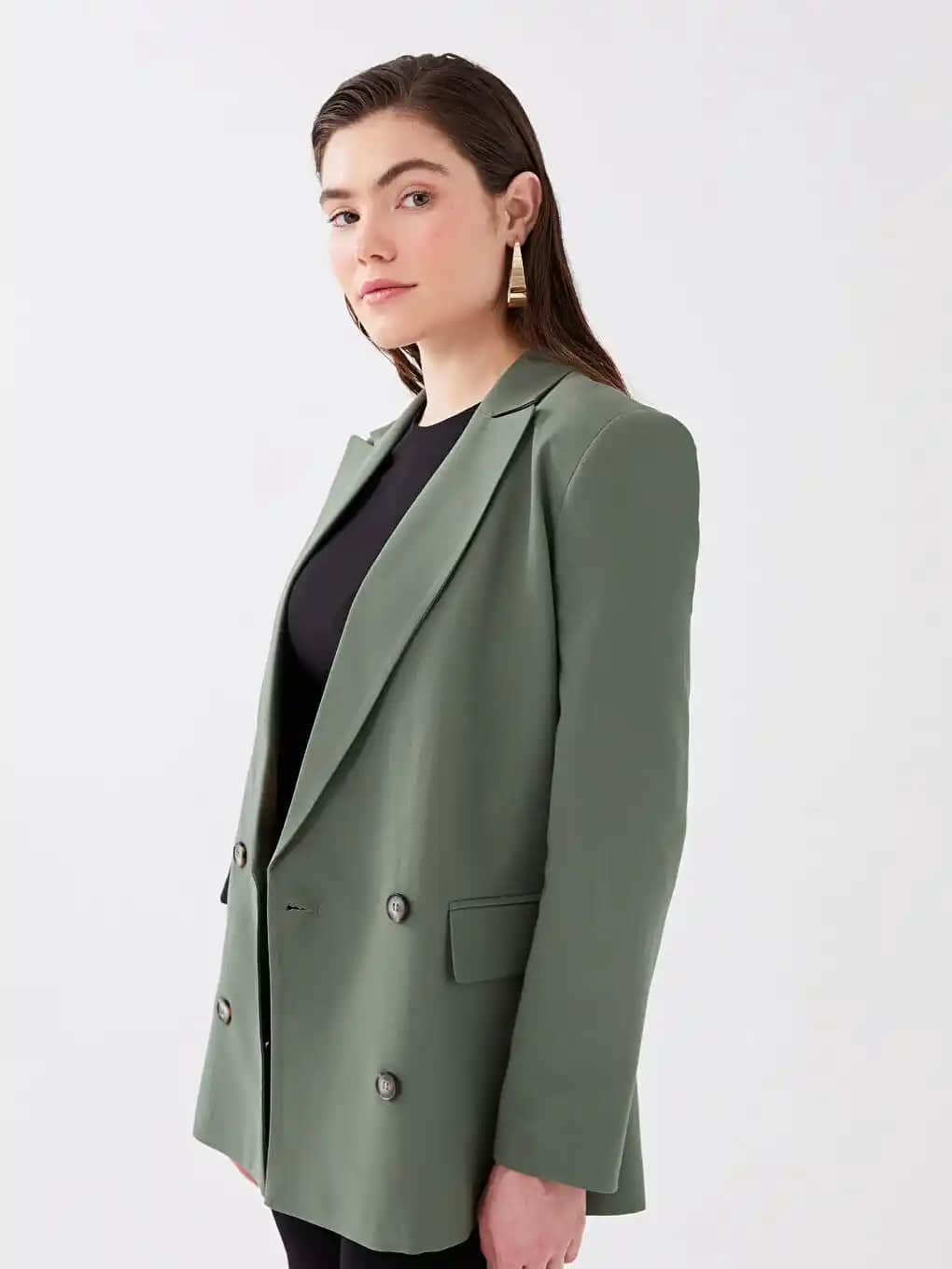 Blazer Ceketlerin Tarihçesi, Çeşitleri ve Günümüz Moda Trendlerindeki Yeri