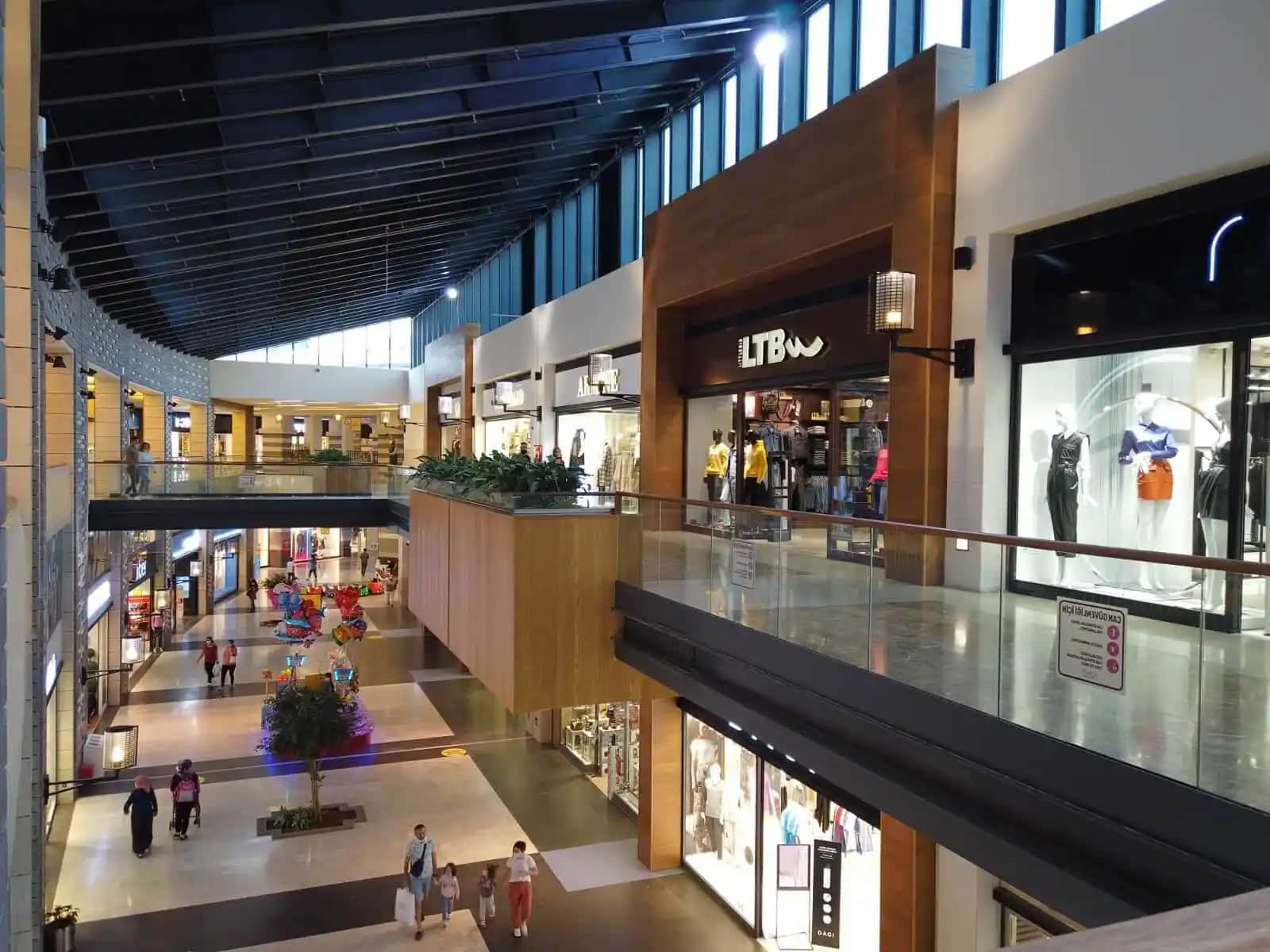 Diyarbakır Giyim Mağazaları ve Ayakkabı Aksesuar Seçenekleri Hakkında Detaylı Rehber