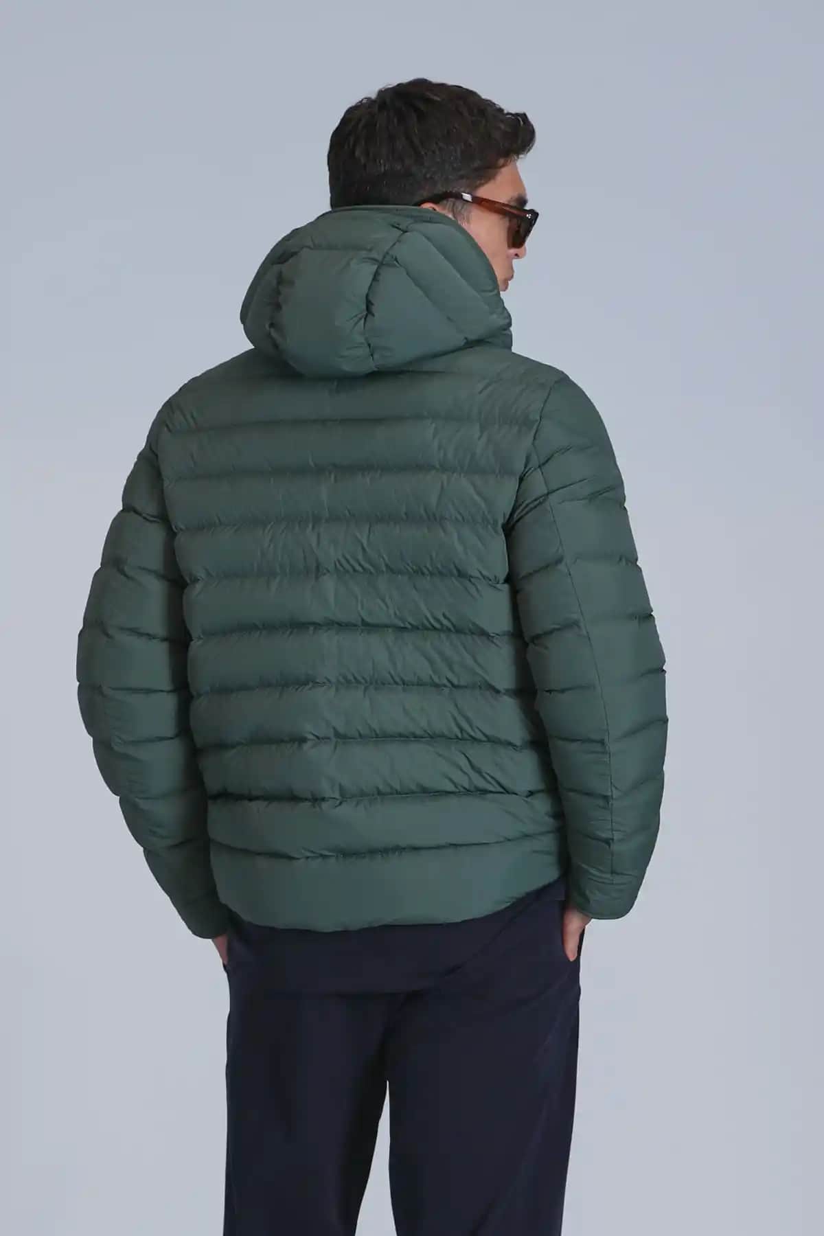 Lufian Yeşil Mont: Modern Tasarım ve Dayanıklılığıyla Şık Kış Koleksiyonu