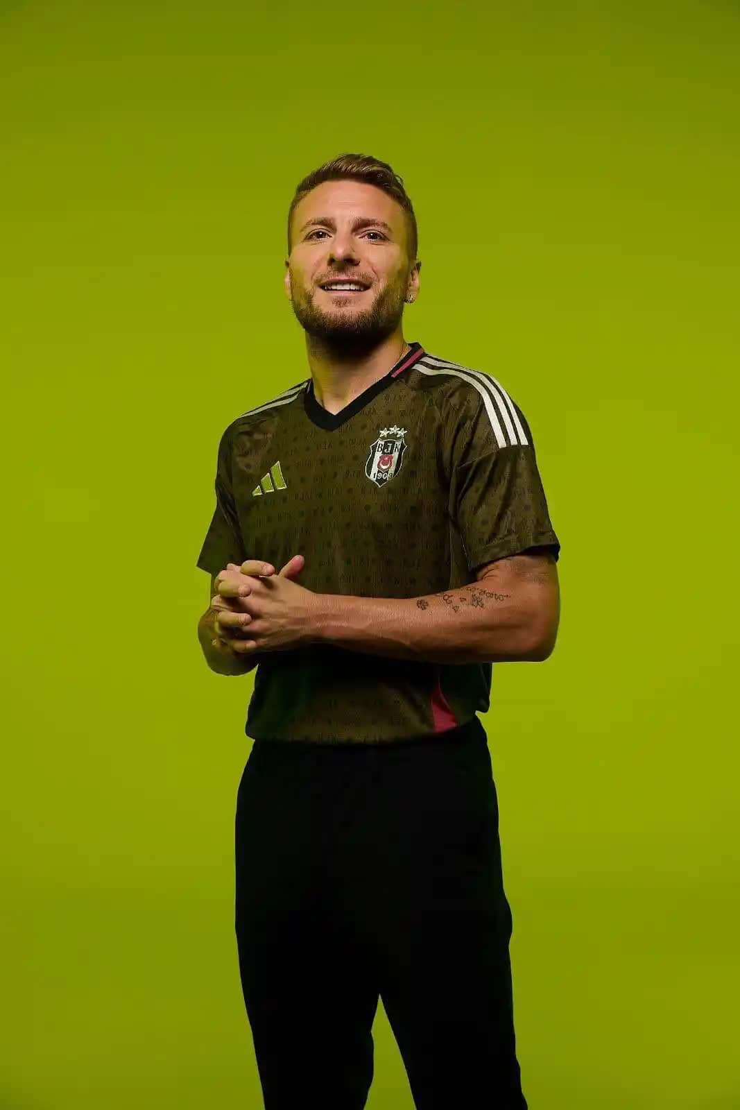 Manchester United Yeşil Forması: Tasarım, Satın Alma ve Kombinasyon Rehberi