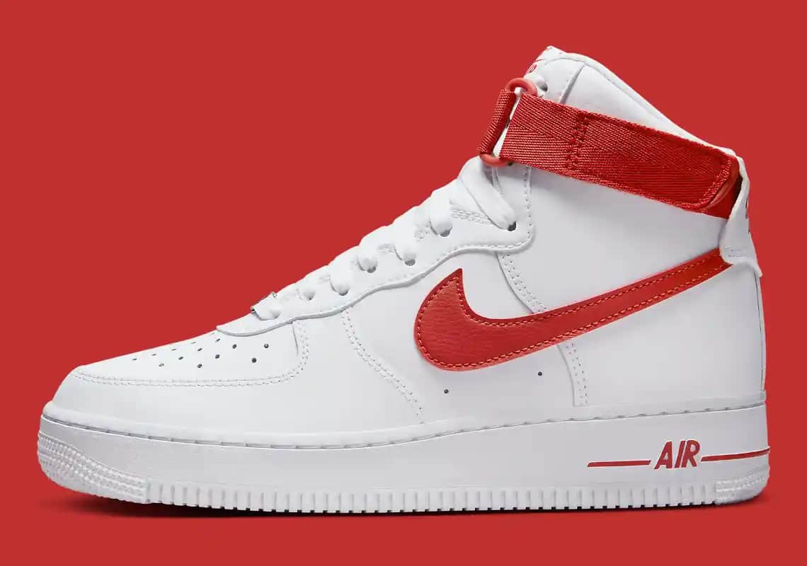 Nike Air Force 1 High: Spor ve Günlük Tarzın İkonik Ayakkabısı Özellikleri ve Tarihçesi