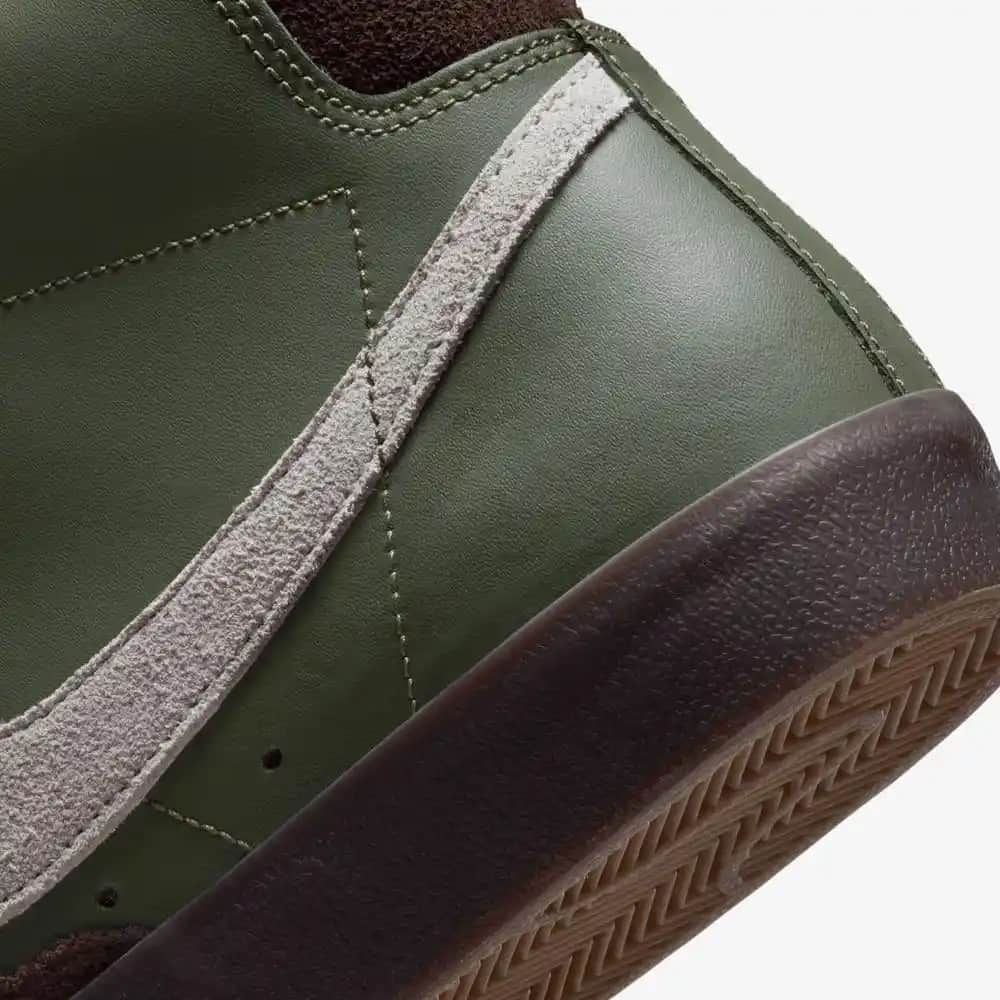 Nike Blazer Mid 77 Yeşil: Şıklık ve Rahatlık Sunan Spor Ayakkabı Seçeneği