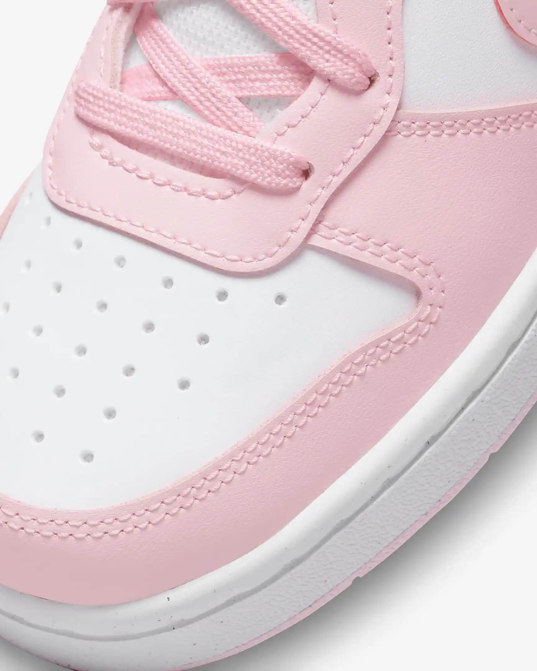 Nike Court Borough Low 2 Spor Ayakkabısı: Modern Tasarım ve Konforun Buluşması