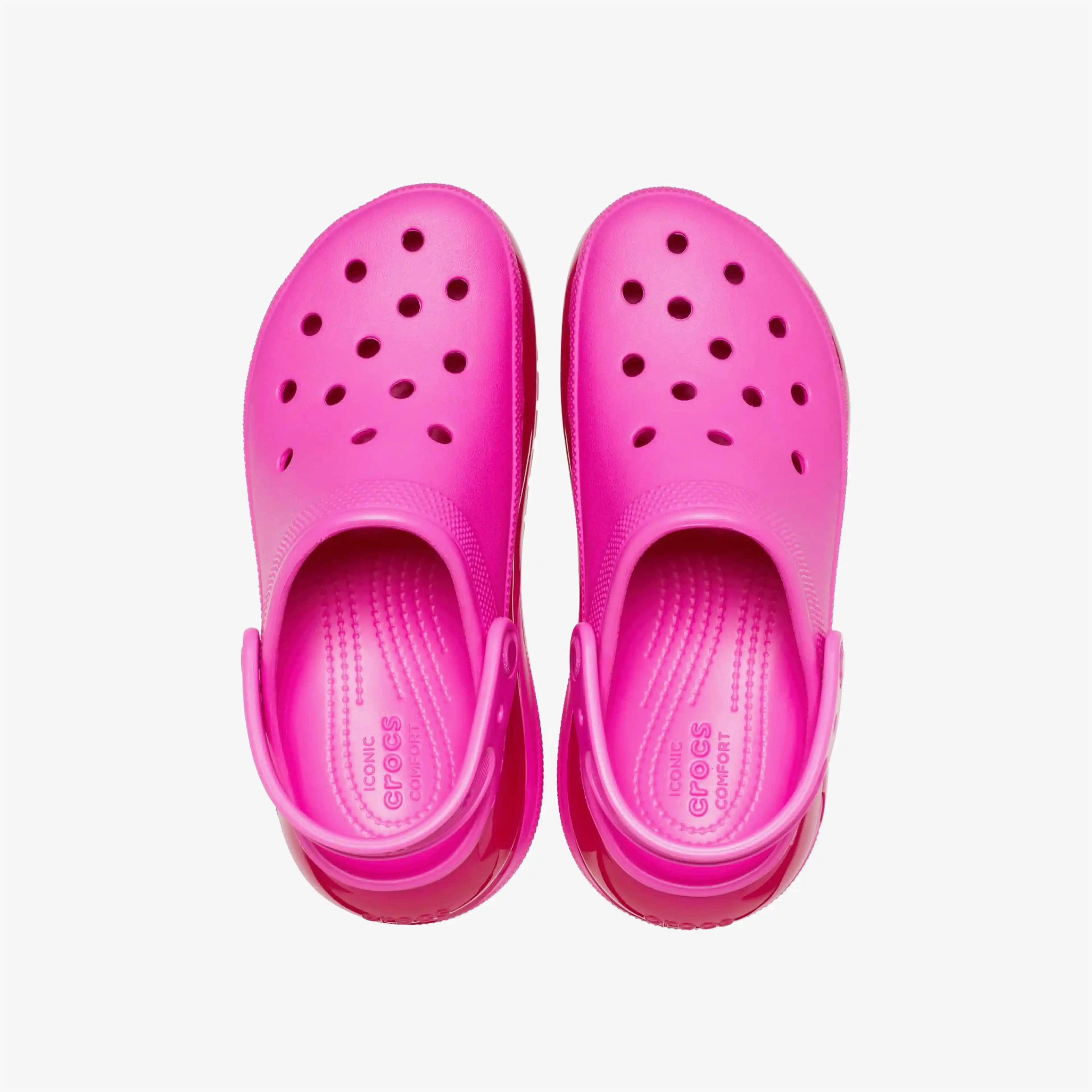 Pembe Crocs: Renkli Konfor ve Tarzın Buluşma Noktası