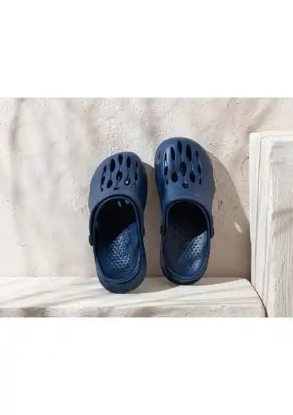 Artur Erkek Sokak Terliği 41 Lacivert: Şık ve Uygun Fiyatlı Günlük Ayakkabı Seçeneği