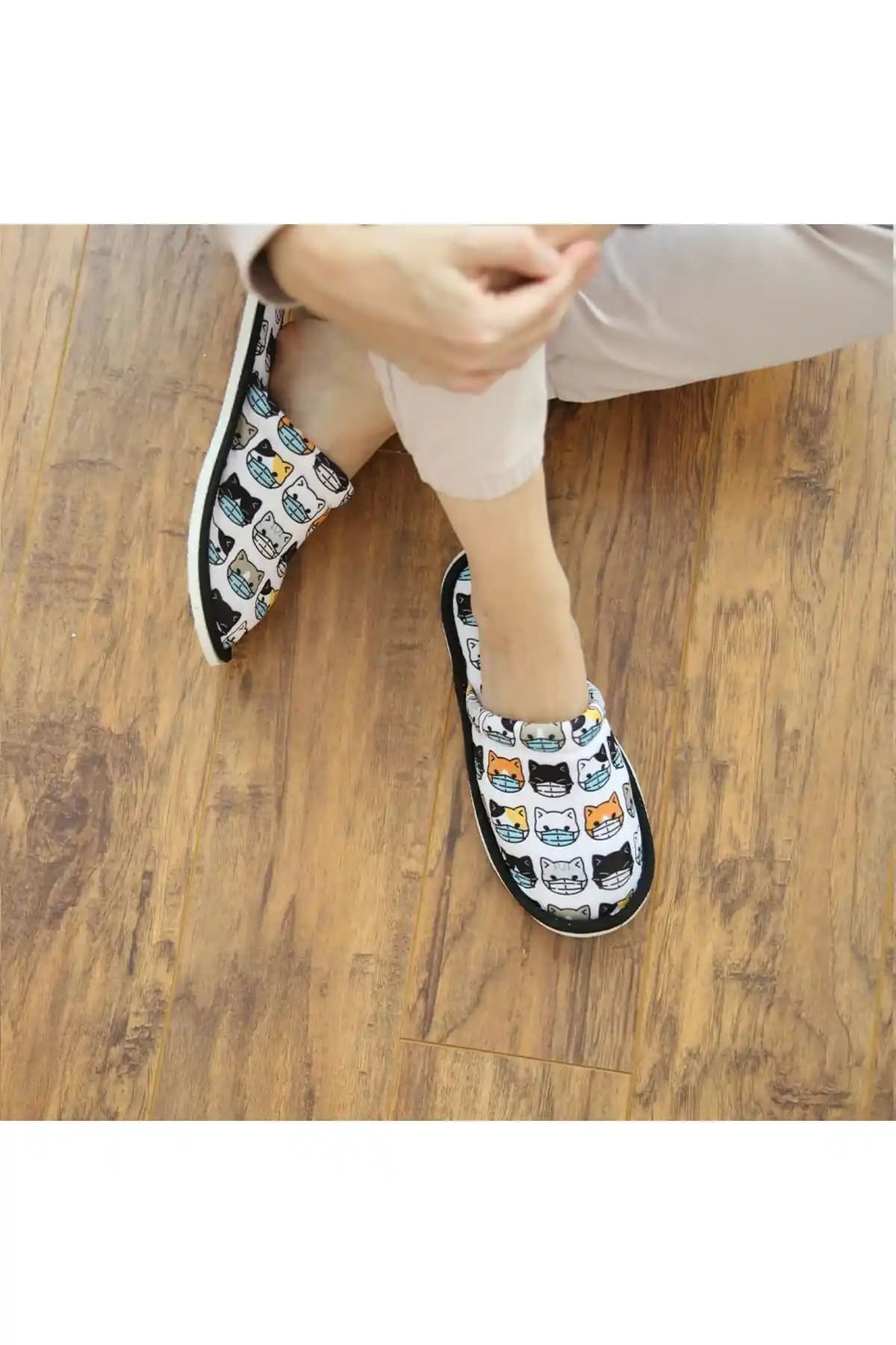 Chochili Unisex Maskeli Kedi Desenli Ev Terliği Konfor ve Şıklık Sunar
