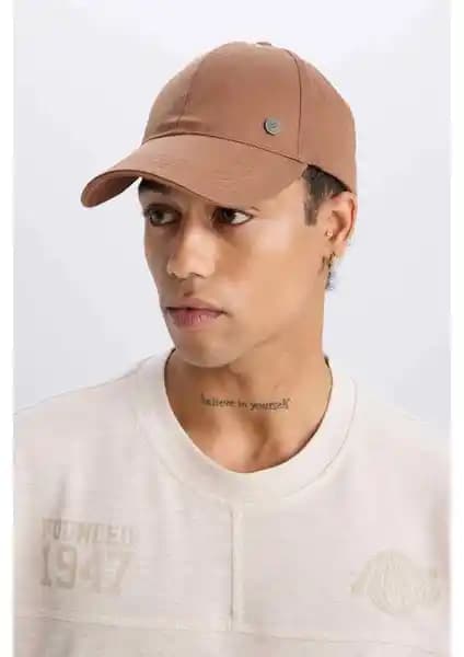 DeFacto Erkek Pamuklu Cap Şapka N4495AZ25SM: Şıklık ve Konforun Buluşması