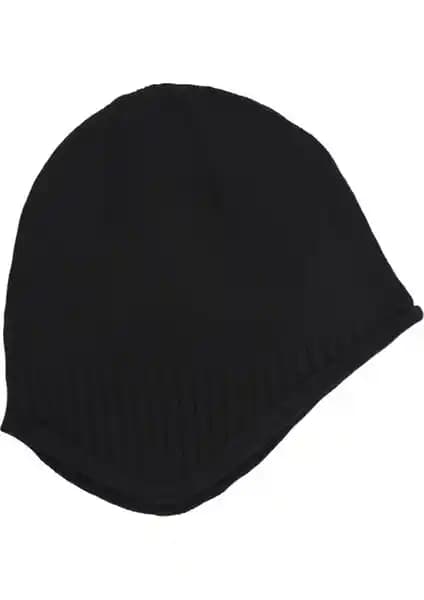 Eleven Markets İçi Polarlı Siyah Kulaklı Bere: Kış Aylarının Vazgeçilmez Şık ve Fonksiyonel Aksesuarı