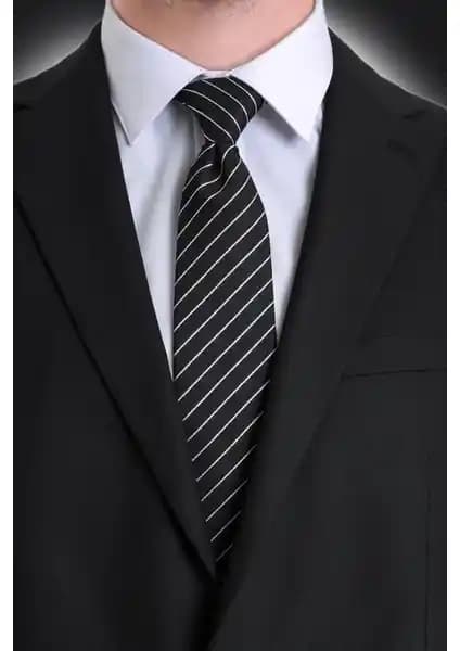 Hatemoğlu Siyah Çizgili Kravat: Modern Tasarım ve Yüksek Kalite ile Şıklık Sağlar