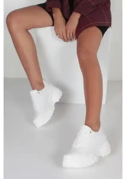 İnan Kadın Spor Ayakkabısı: Konfor ve Şıklığın Modern Birleşimi