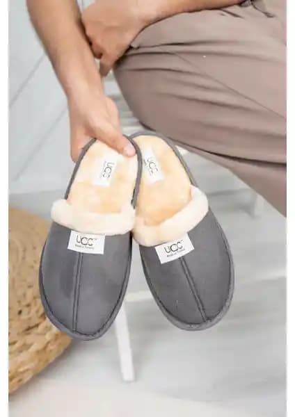 Lurji Gri Rahat Erkek Ev Terliği: Şıklık ve Konforu Bir Arada Sunan Tasarım