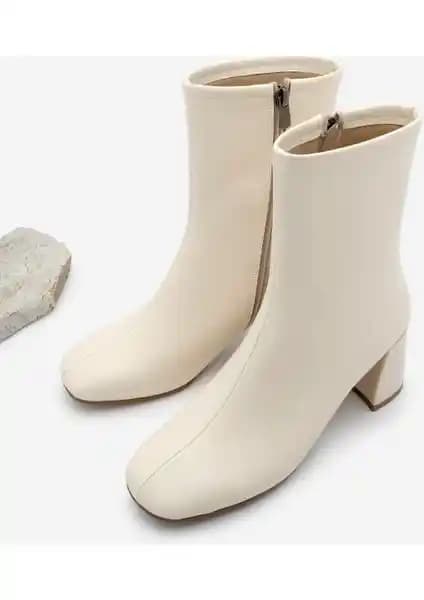 Marjin Kadın Küt Burun Fermuarlı Topuklu Bot Nonas Ekru Şık ve Konforlu Tasarım