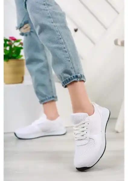 NeskaAvm Fileli Beyaz Spor Ayakkabı: Modern Tasarım ve Konforun Buluşması