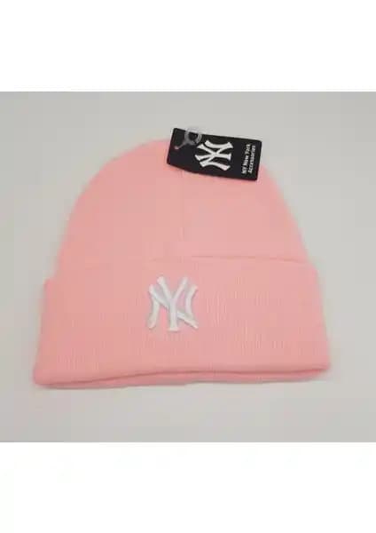 Outlet Çarşım Erkek New York Nakışlı Yün Bere: Şık ve Sıcak Kış Aksesuarı