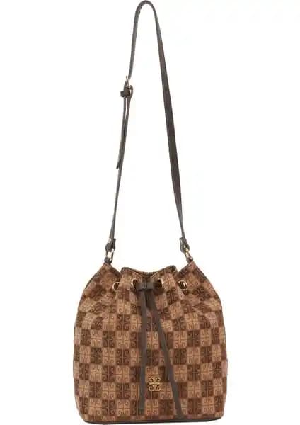 Pierre Cardin Kadın Kahverengi Çapraz Çanta Günlük Şıklık ve Fonksiyonellik Sunar