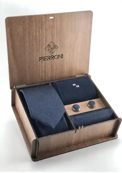 Pierroni Erkek Lacivert Aksesuar Seti: Şık ve Fonksiyonel Tasarım Özellikleri