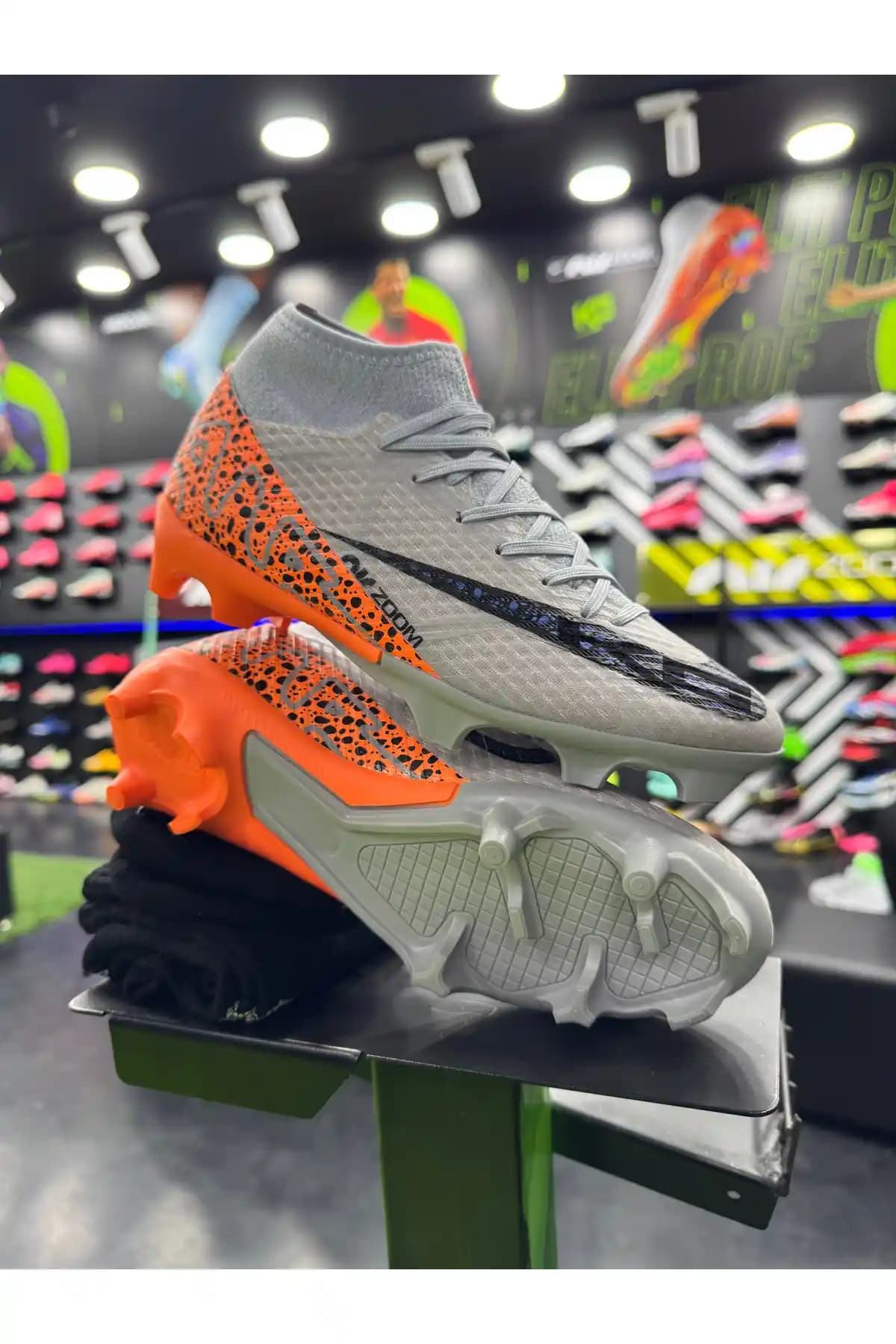 Pro Air Krampon: Genç Futbolcular İçin Hafif, Konforlu ve Dayanıklı Spor Ayakkabısı