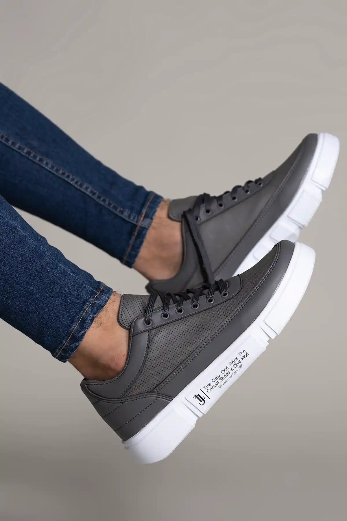 Riccon Füme Beyaz Erkek Sneaker: Şık ve Konforlu Günlük Ayakkabı Seçenekleri