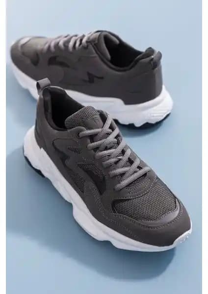 Tonny Black Spor Ayakkabı TB251 İncelemesi: Şık Tasarım ve Konforun Bir Arada Sunumu