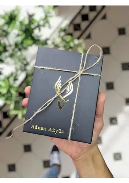 Visso 660 Hakiki Deri Akordeon Tasarımlı Güçlü Mıknatıs Kilitli Kartlık