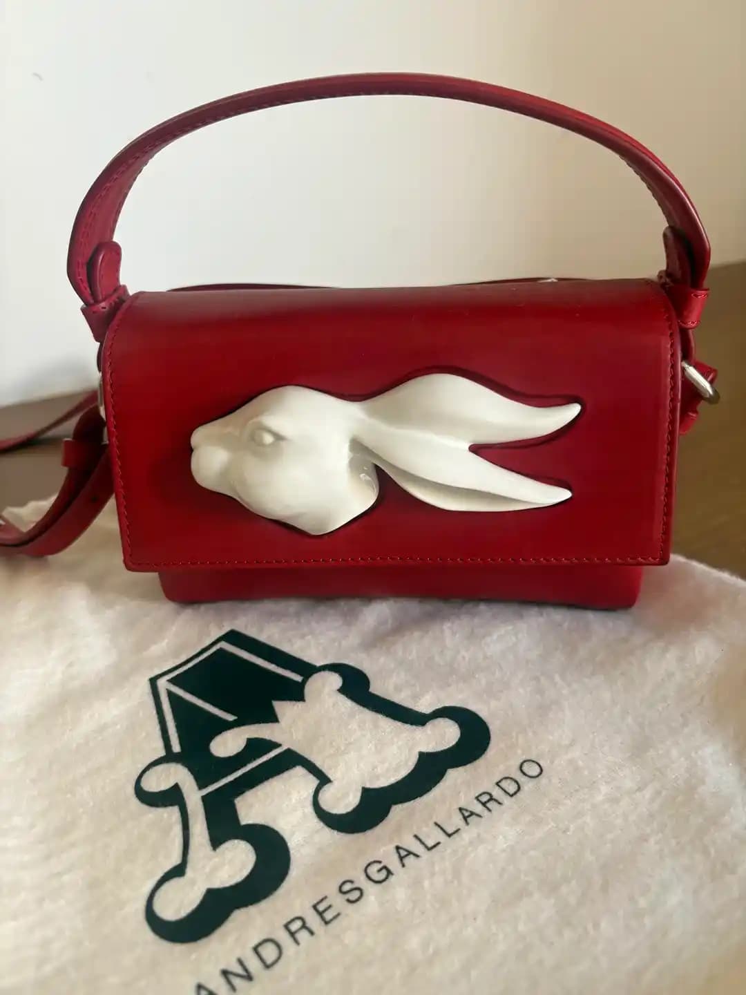 Andres Gallardo Çantaları: Estetik ve İşlevselliği Buluşturan Özgün Tasarımlar