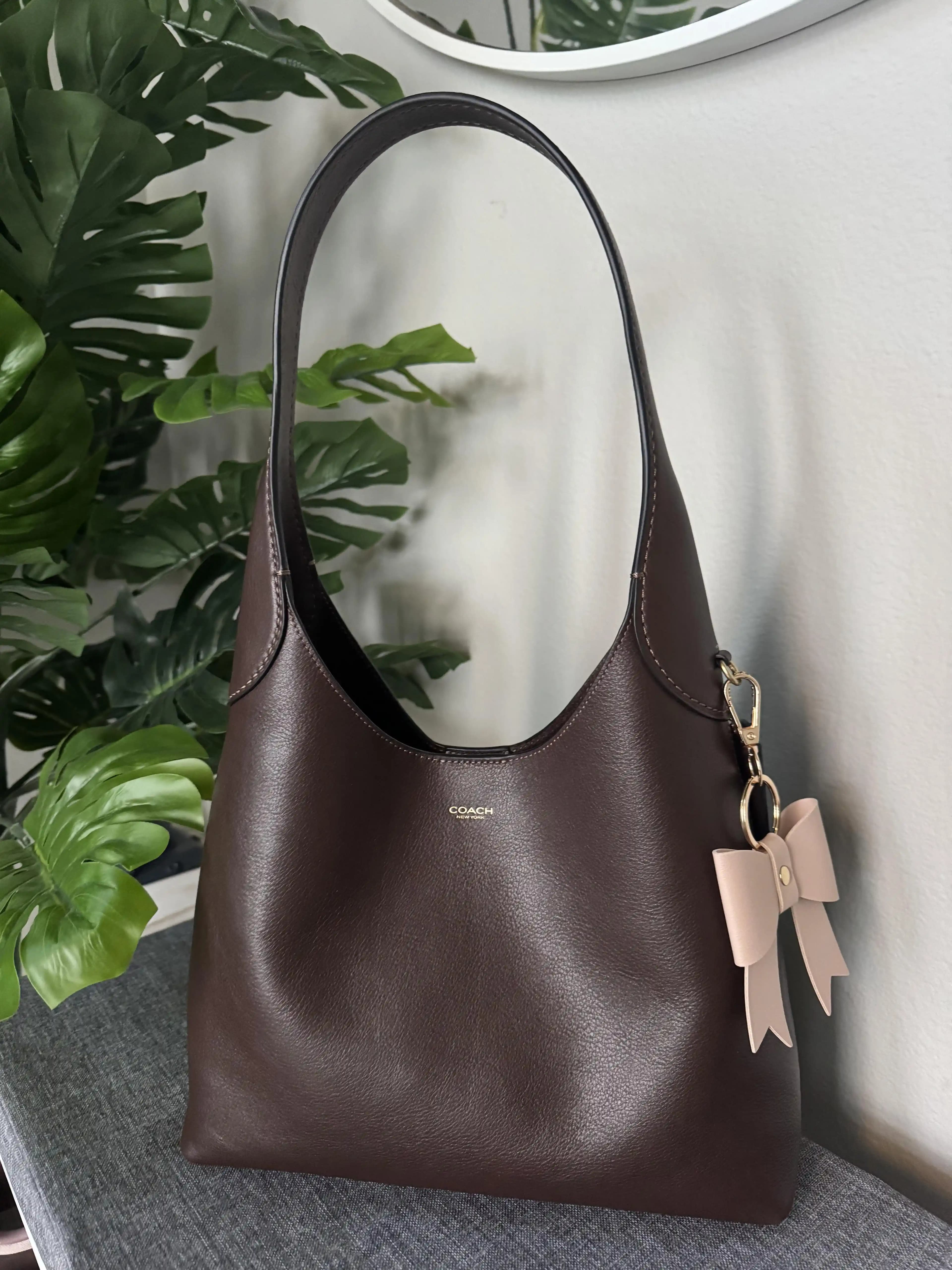 Brooklyn 28 Çantası: Yüksek Kaliteli Deri ve Zarif Tasarımın Buluşması