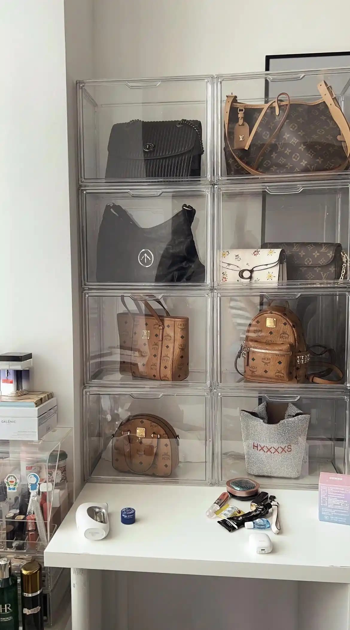 Çanta Depolama Sorunlarına Akrilik Kutularla Pratik ve Estetik Çözümler