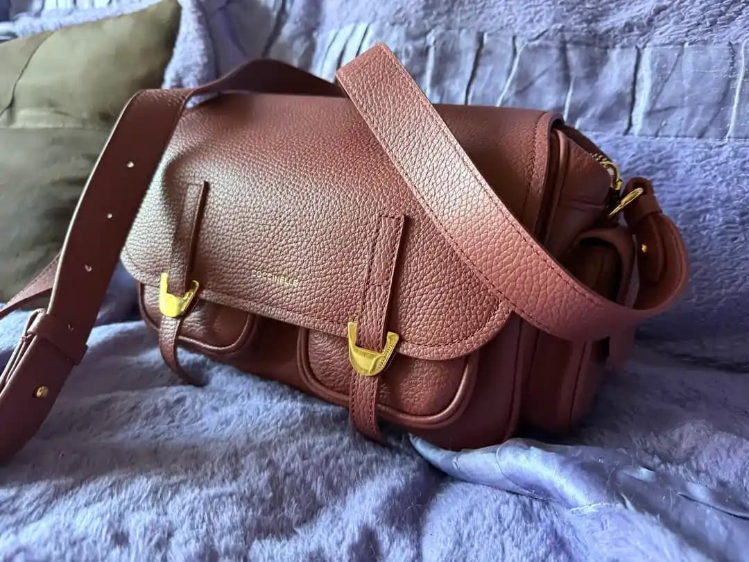 Coccinelle Campus Çanta İncelemesi: Tasarım, Renk Seçenekleri ve Kullanıcı Deneyimleri