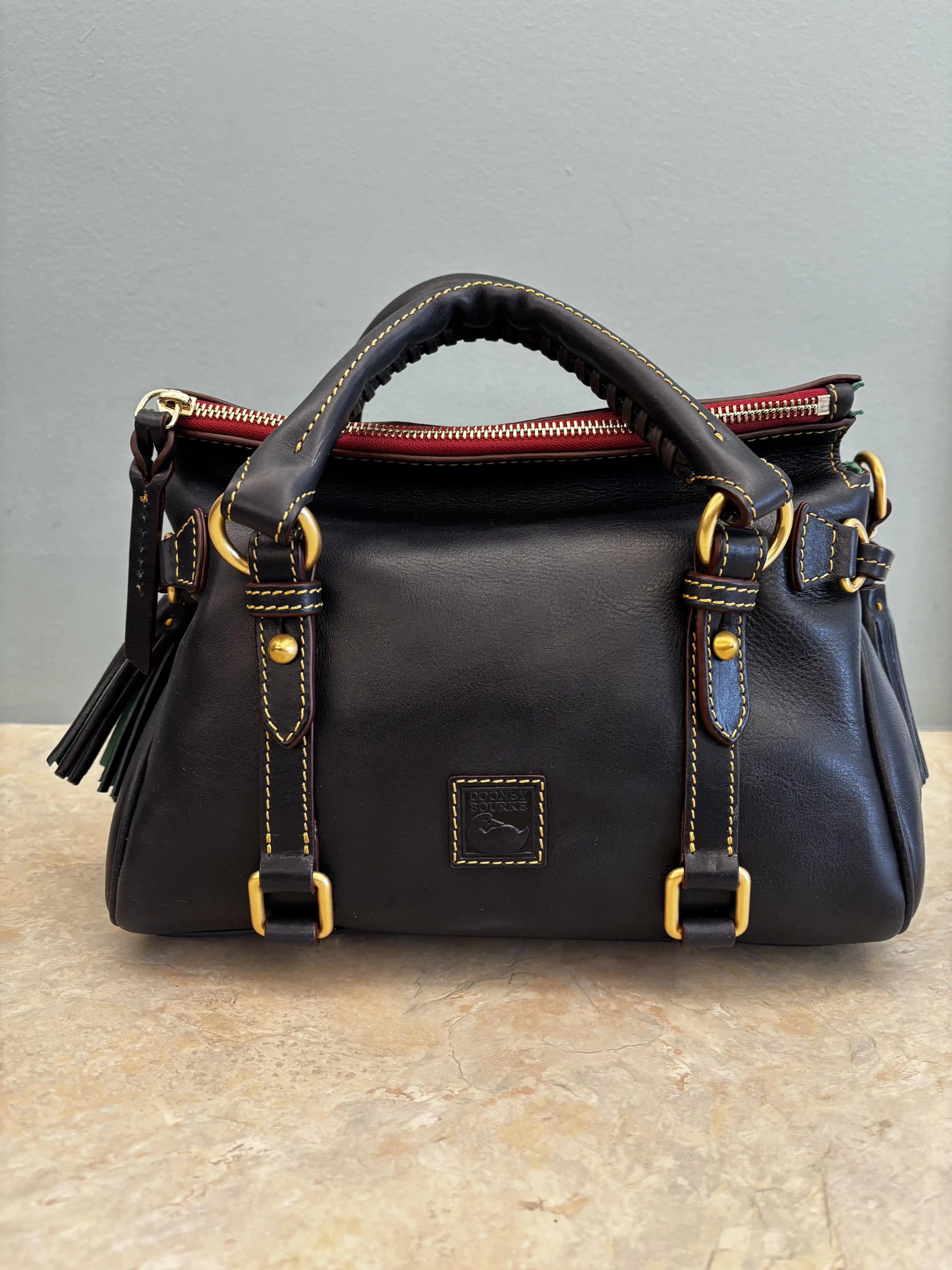 Dooney & Bourke Florentine Mini Lacivert Deri Çanta: Kalite ve Şıklığın Buluşması