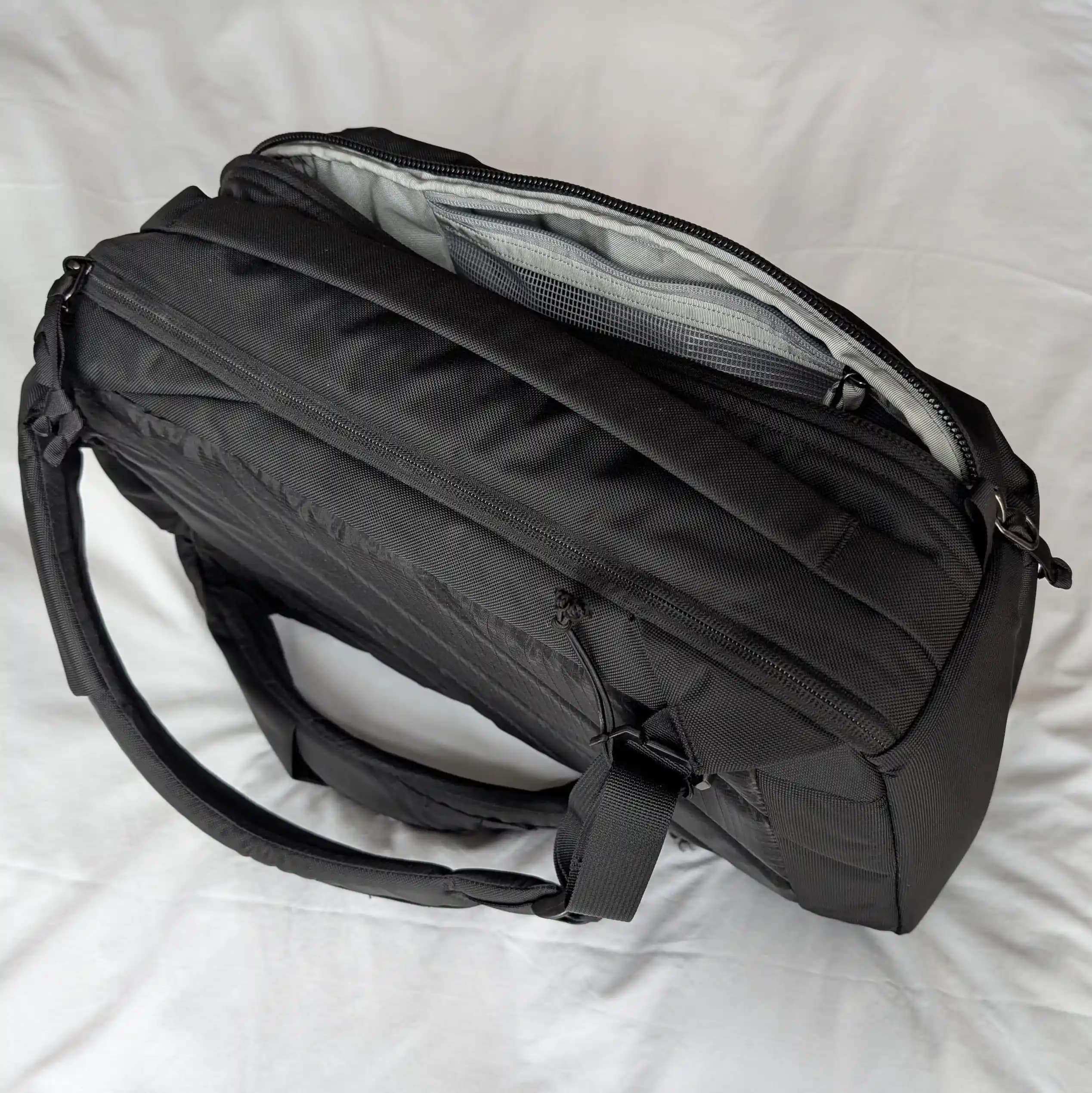 Evergoods CPL16 Sırt Çantası: Minimal Tasarım ve Fonksiyonellik Üzerine 6 Aylık Değerlendirme