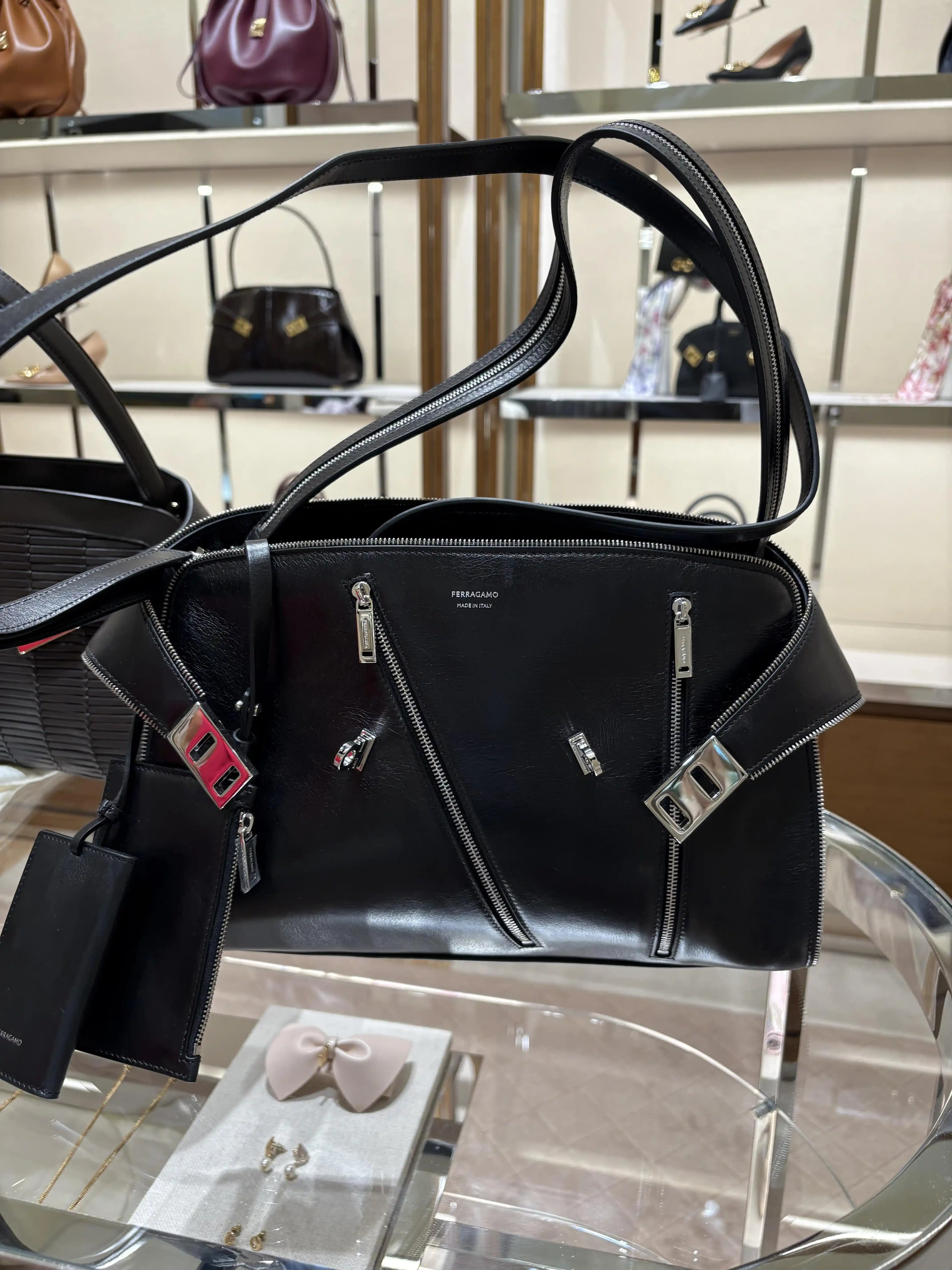 Ferragamo Lüks Çanta Deneyimi: Kalite, Tasarım ve Marka Değerinin İncelenmesi