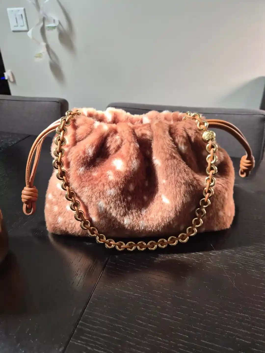 Loewe Shearling Flamenco Çanta: Deer Baskılı Özgün Tasarım ve Kullanım Deneyimi