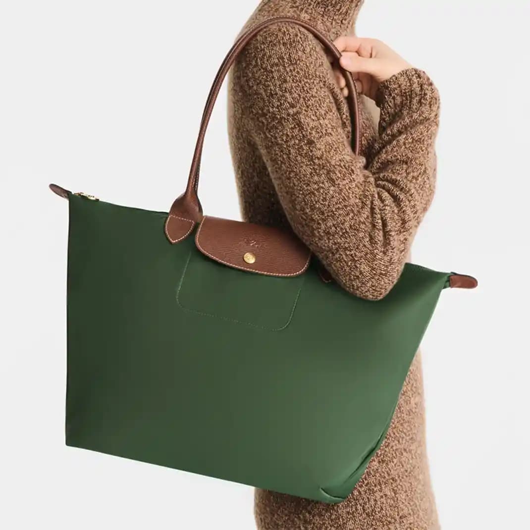 Longchamp Le Pliage Çantalarının Hafiflik, Dayanıklılık ve Çok Yönlü Kullanım Özellikleri