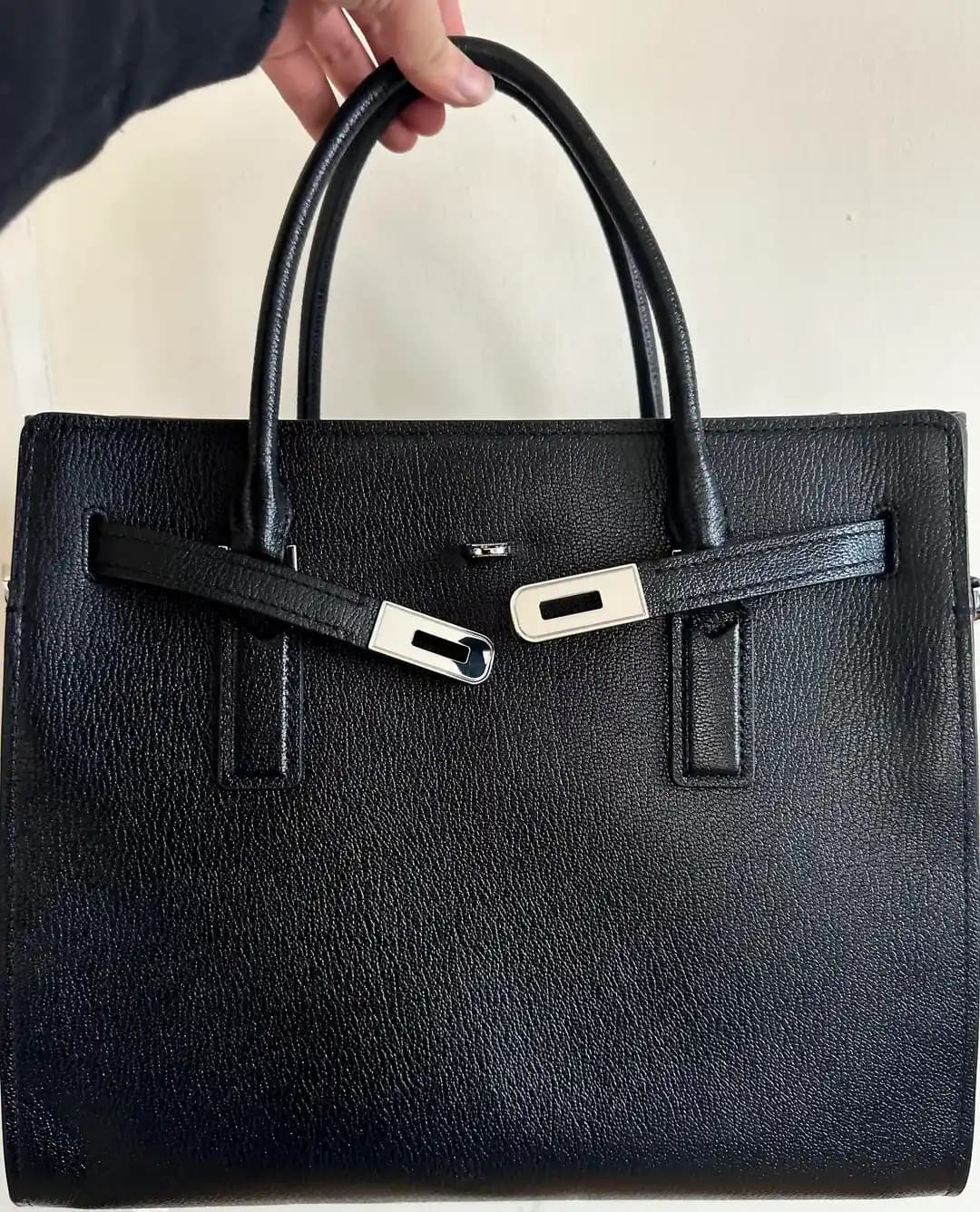 Michael Kors Hamilton Moderne Large Satchel: Uygun Fiyatlı Deri ve Minimal Logo Tasarımıyla Çanta Alternatifi