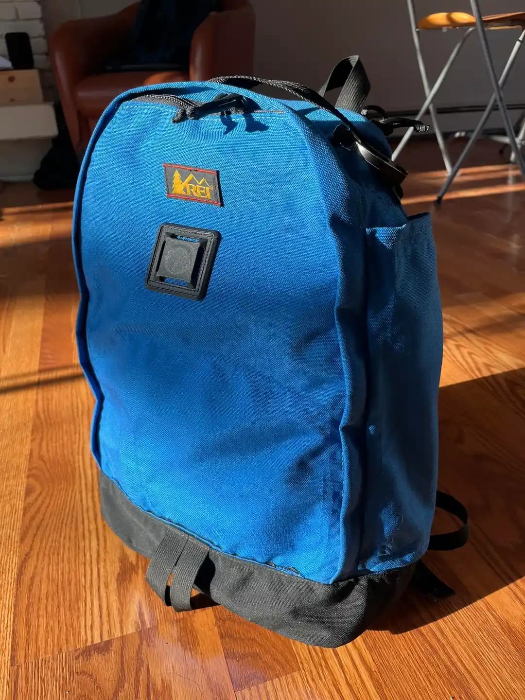 Modifiye Edilmiş Vintage REI Sırt Çantası: Hafiflik ve Fonksiyonellik Üzerine Teknik İnceleme