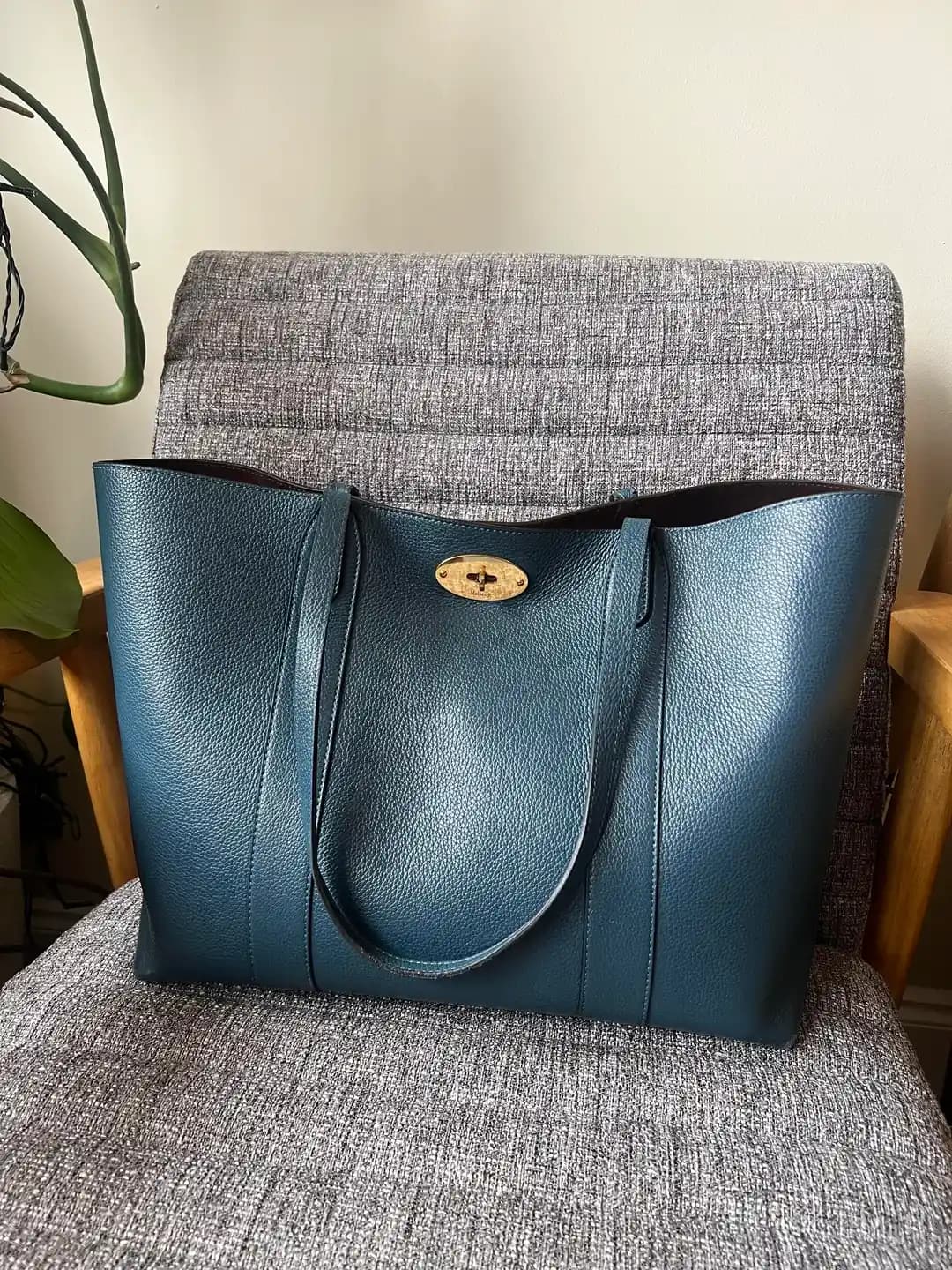 Mulberry Bayswater Tote Çanta: Çocuklu Ebeveynler İçin Fonksiyonel ve Dayanıklı Tasarım