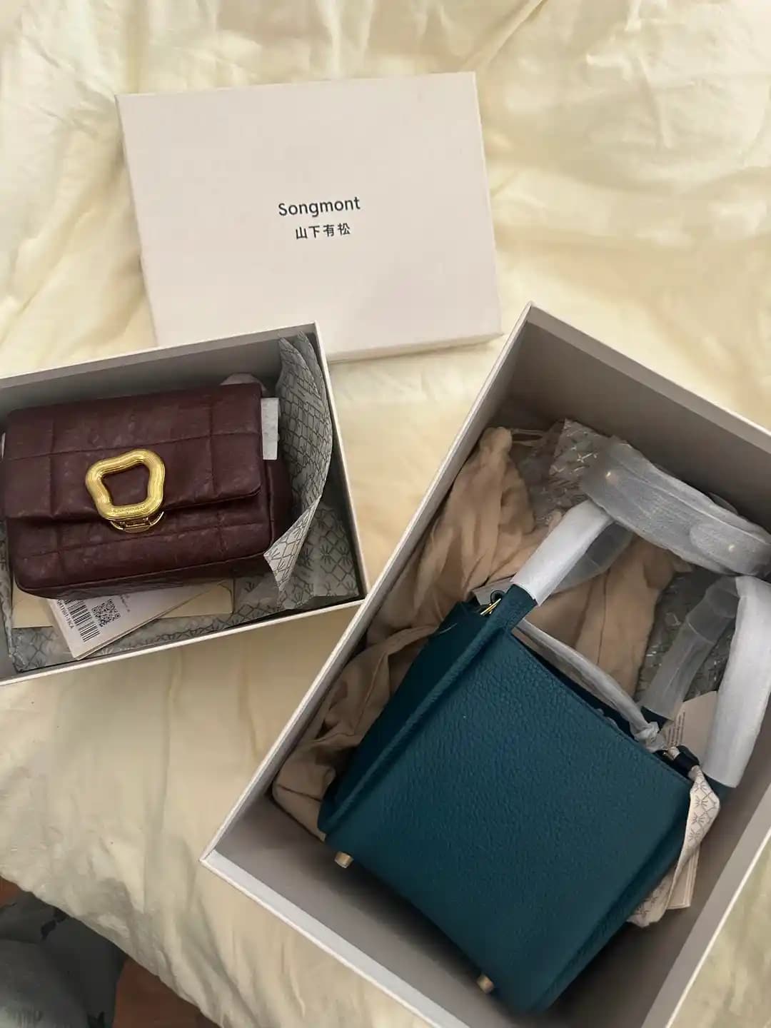 Shanghai'de Songmont Depo Satışı: Eski Stoklar ve Örnek Ürünlerin Sunumu