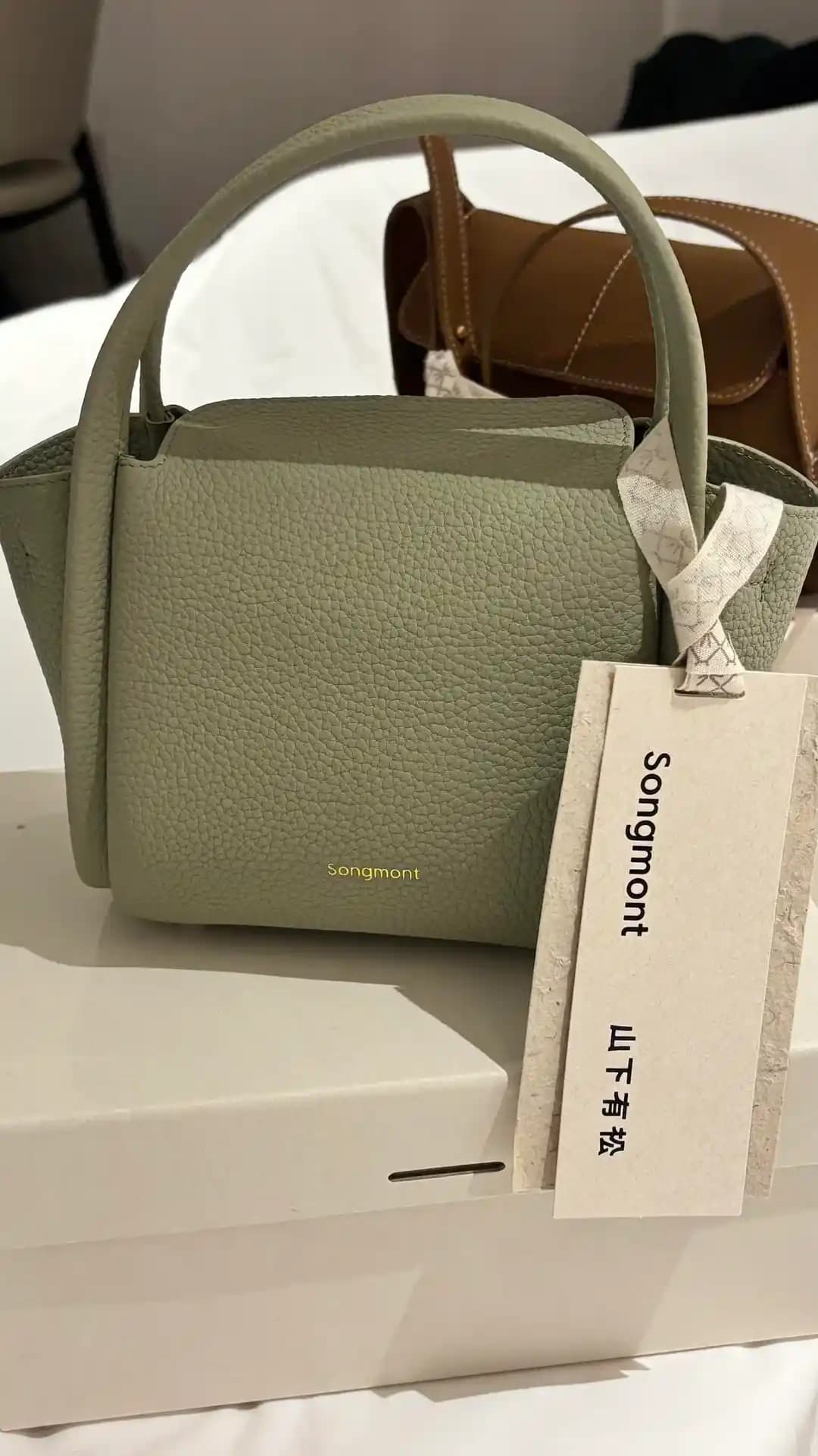 Songmont Song Bag Jade Mini Çanta İncelemesi: Deri Kalitesi ve Tasarım Özellikleri