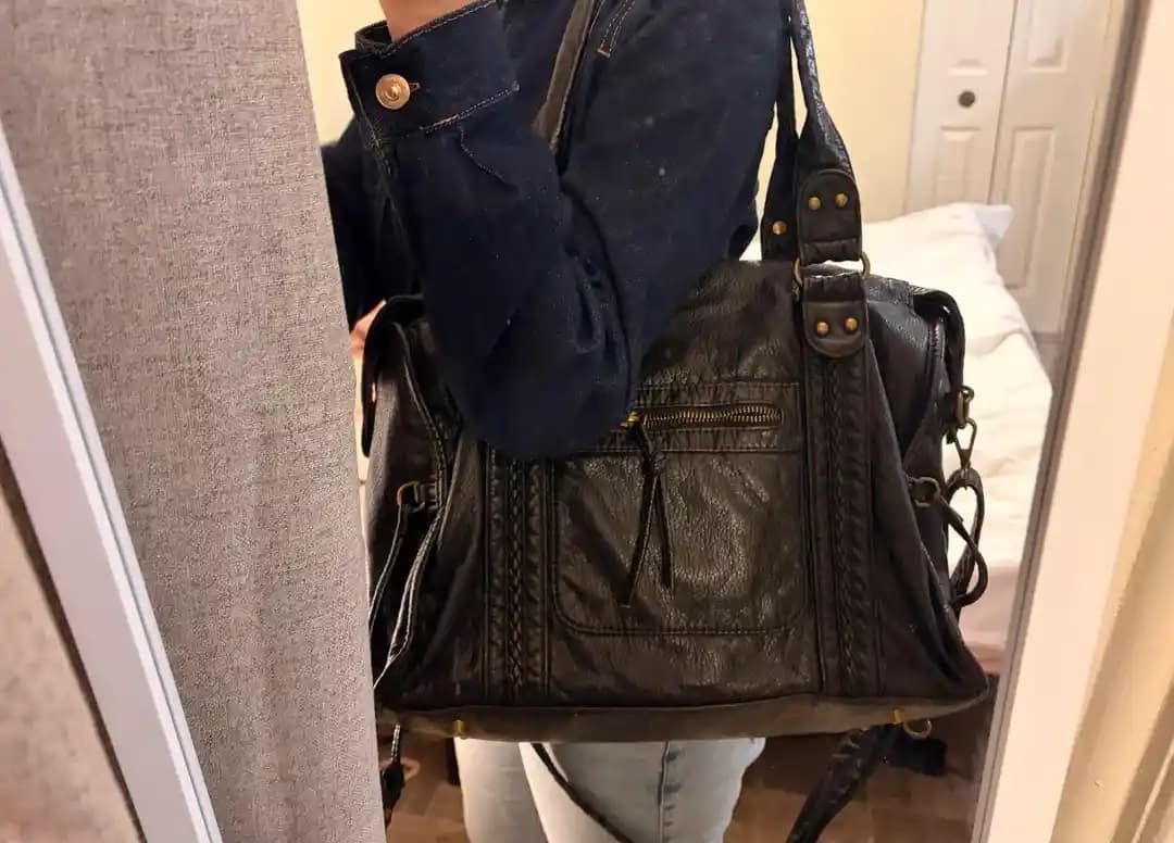 Üniversite Çantası Seçiminde Estetik ve İşlevselliğin Dengesi Üzerine Analiz