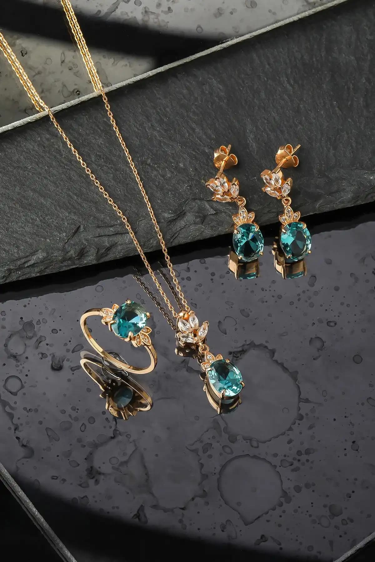 925 Ayar Gümüş Oval Aquamarine Taşlı Lotus Takı Seti Zarif ve Şık Tasarım
