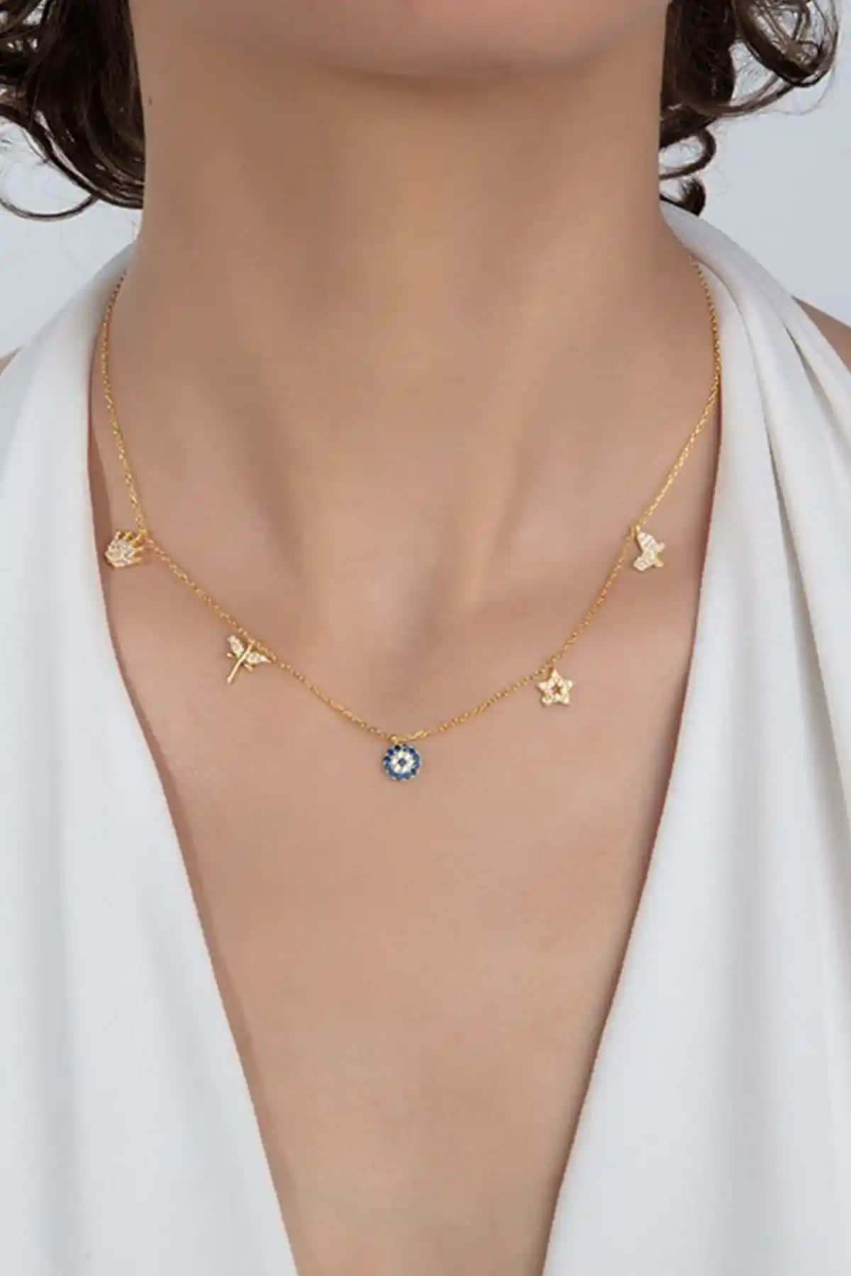 925 Ayar Gümüş Şans Kolyesi Zarif Tasarımı ve Anlamlı Özellikleriyle Öne Çıkıyor