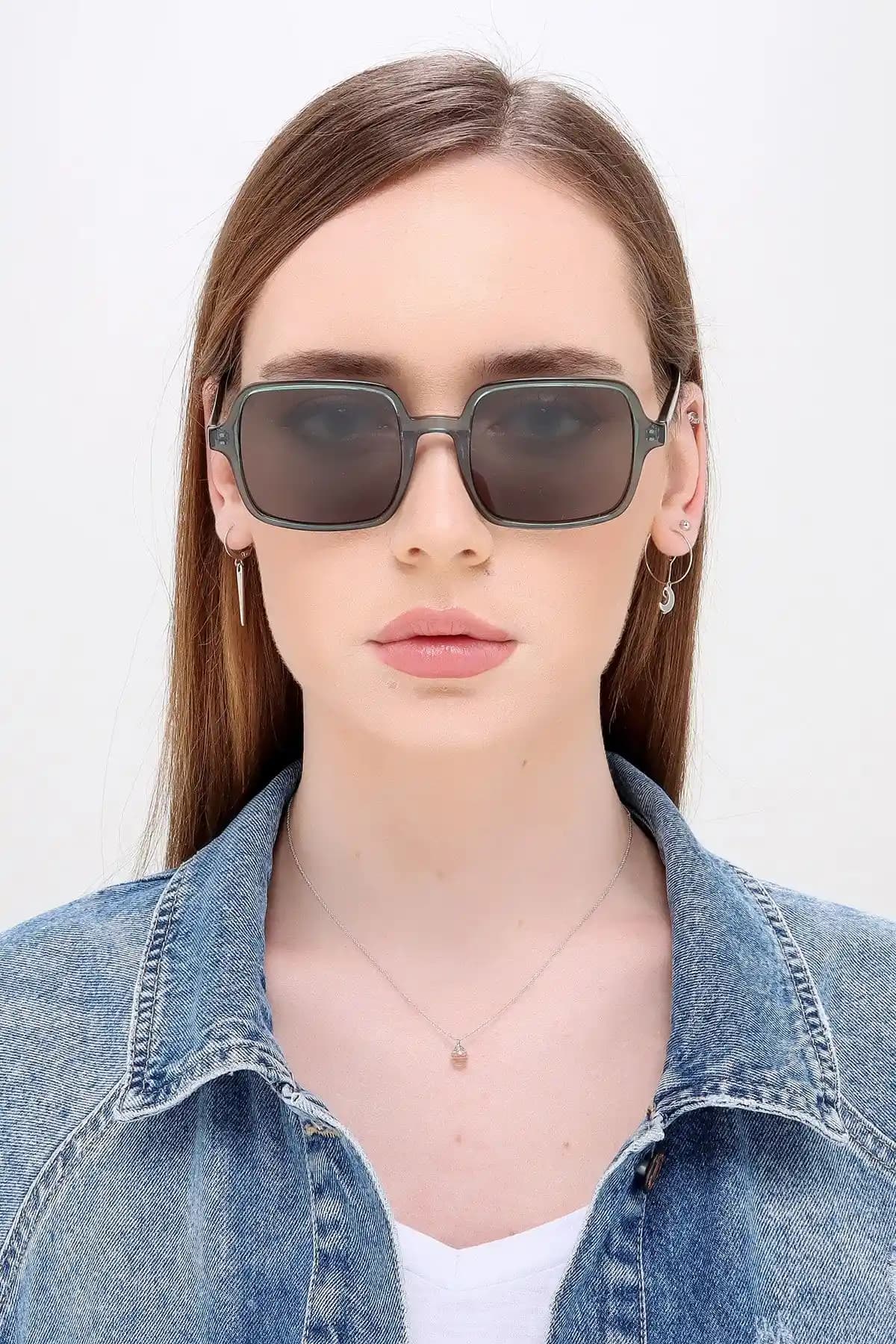 Affair ET303 C028 Gözlük İncelemesi: Şıklık ve Koruma Sunan Modern Tasarım