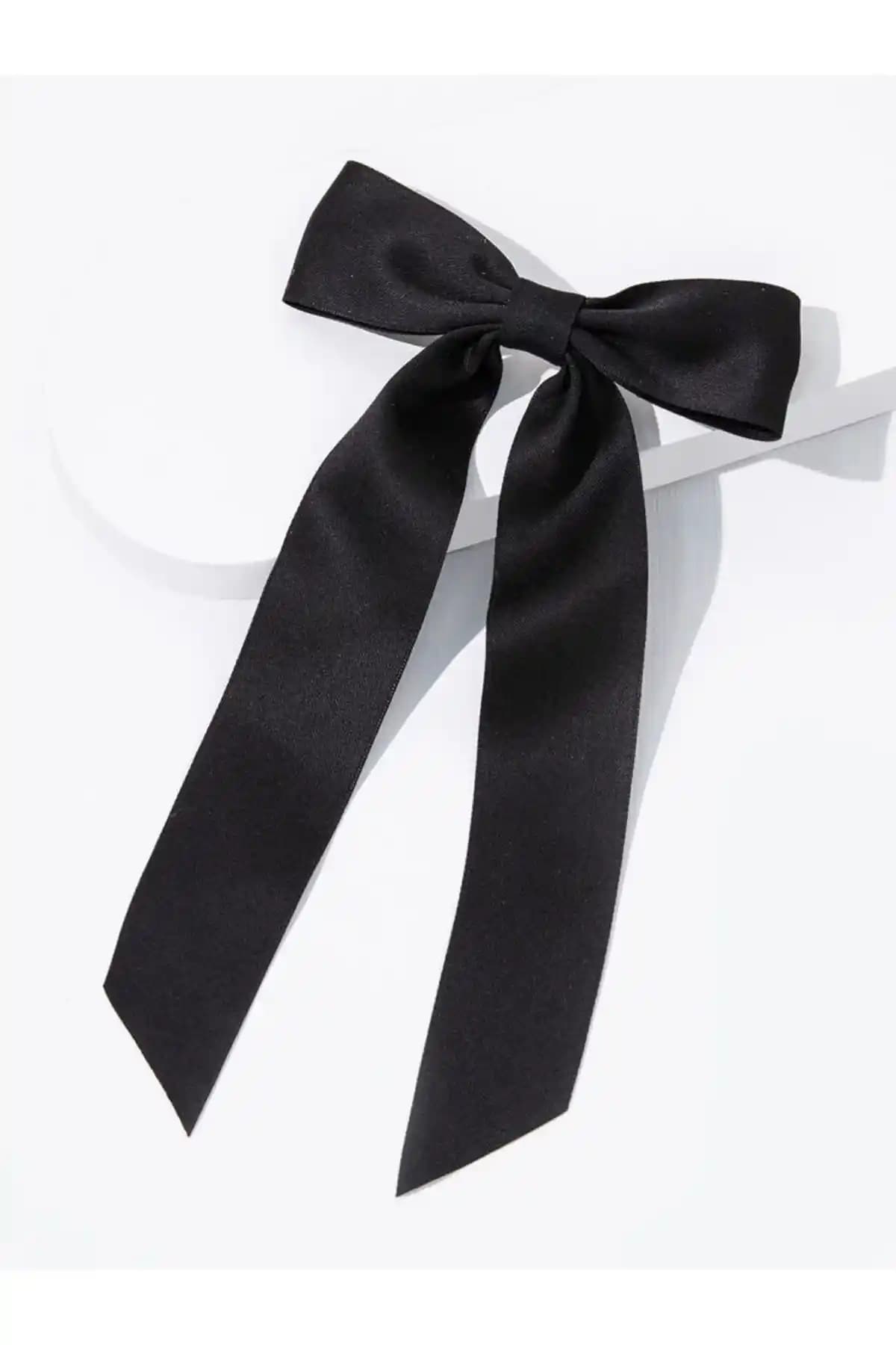 Alhifa Kadın Saten Kurdele Fiyonk Otomatik Tokası Şıklık ve Kullanım Kolaylığı Sunar