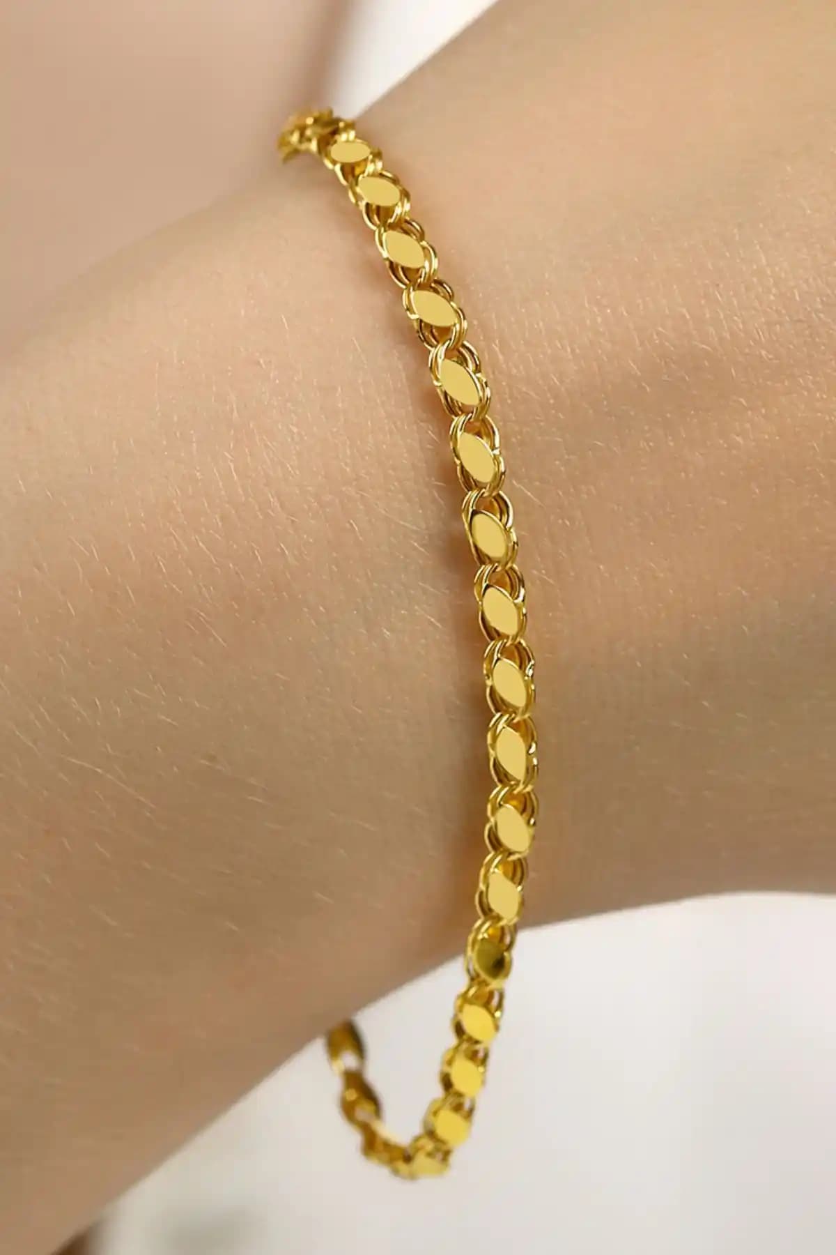 Altınkesesi 14 Ayar Altın Pullu Parlak Halep Bileklik Zarif ve Günlük Kullanıma Uygun