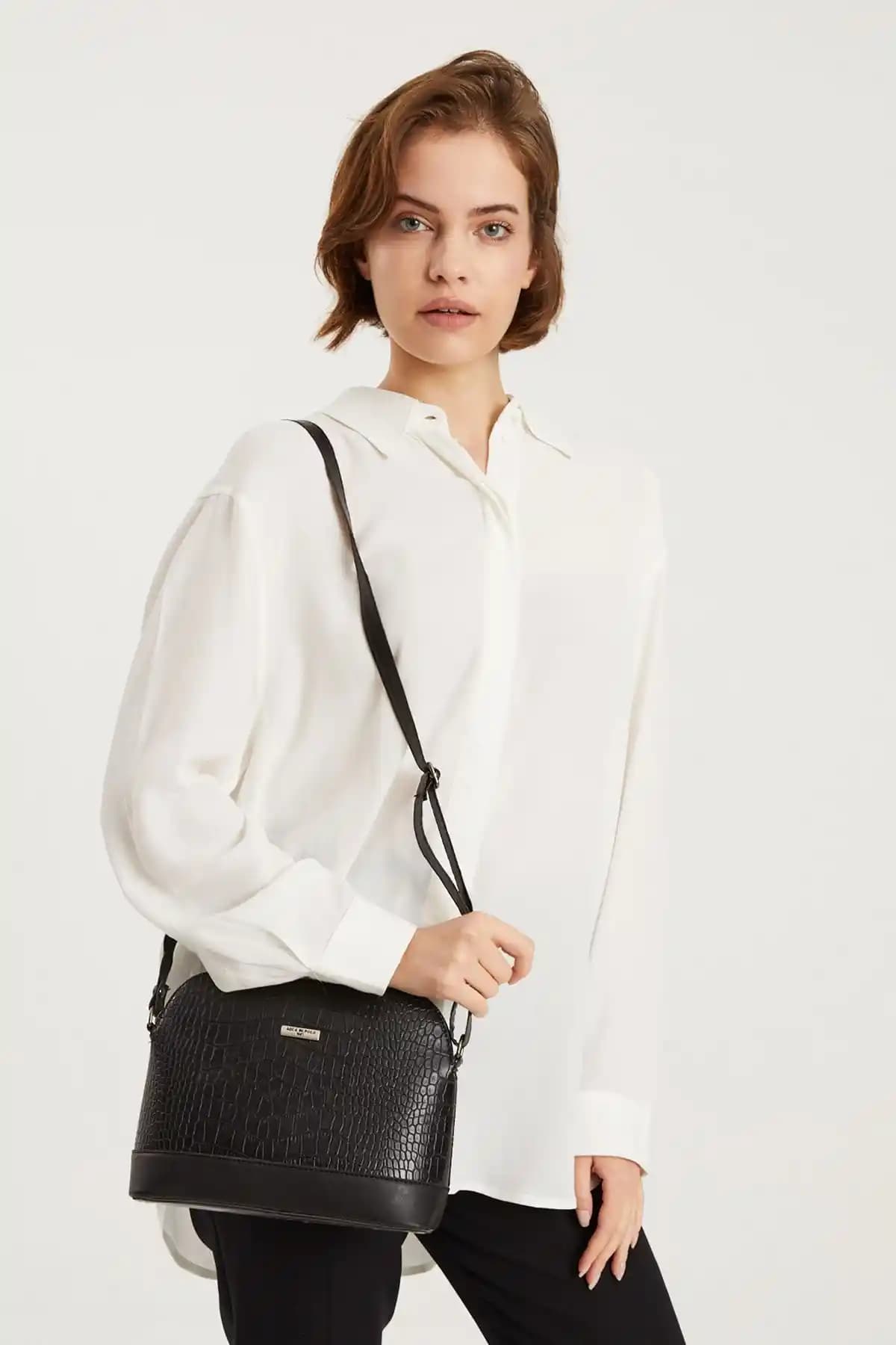 Aqua Di Polo 1987 Kadın Omuz Çantası: Şık ve Dayanıklı Günlük Aksesuarlar