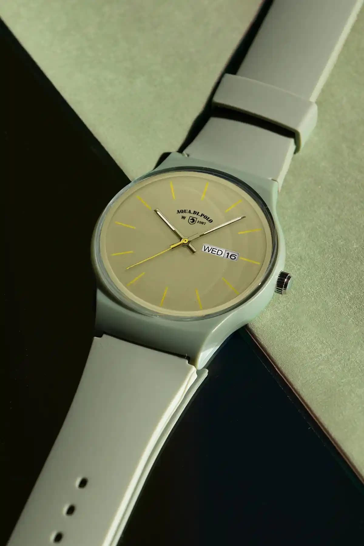 Aqua Di Polo 1987 Yeşil Unisex Silikon Kol Saati Modern ve Şık Tasarım