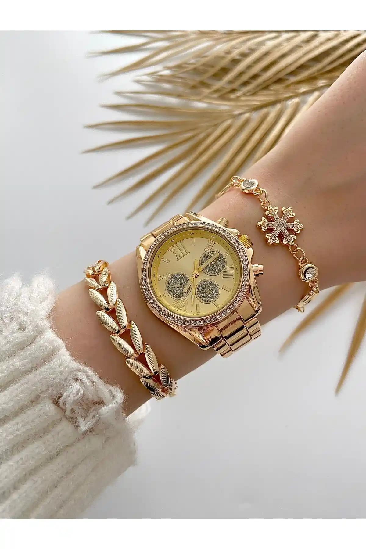 Arzu Butik Kadın Altın Renk Metal Kordon Saatleri Günlük Şıklık ve Fonksiyonellik İçin