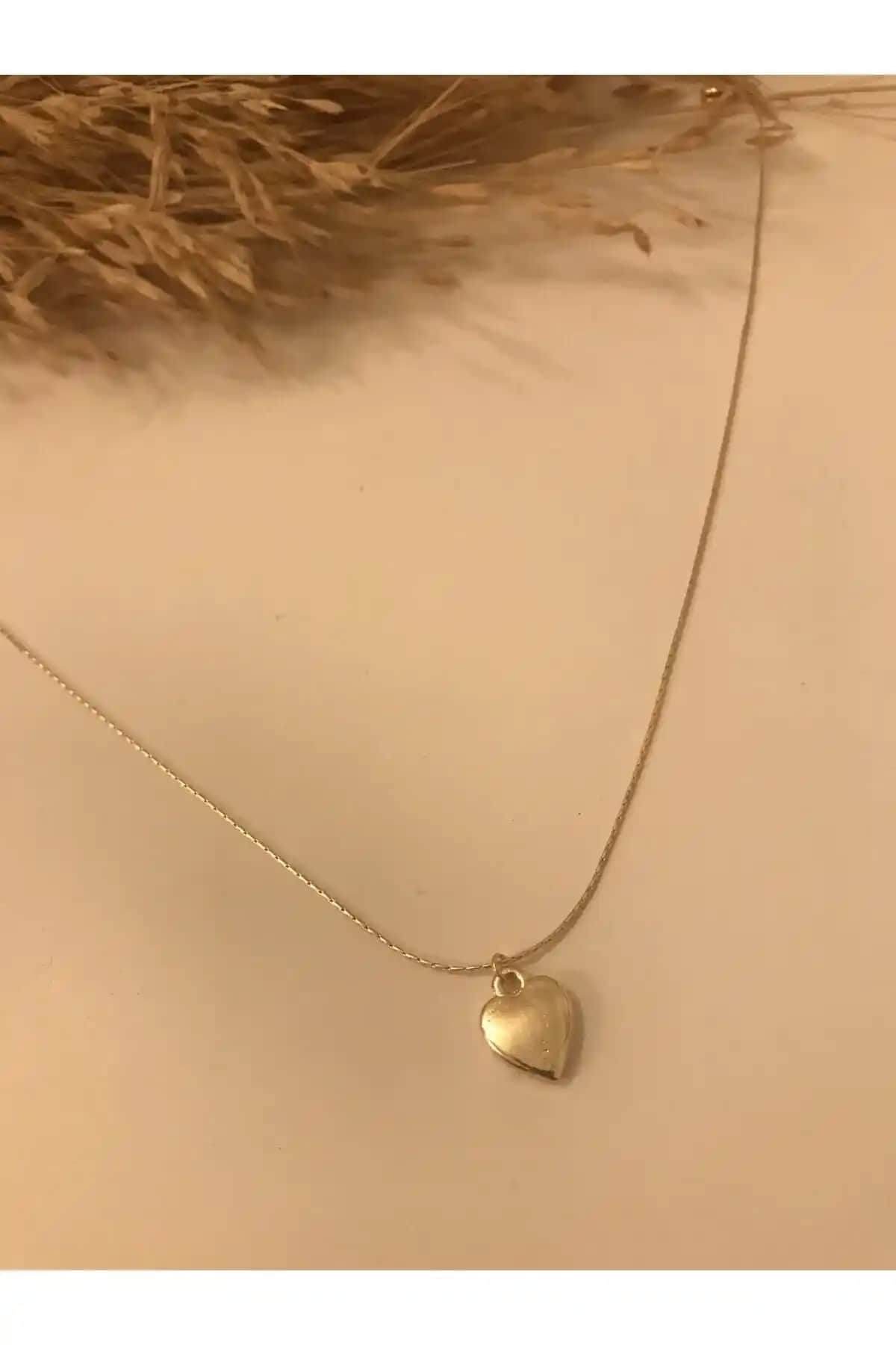 Asia Chic Asia Leuvoie Minimal Kalp Kolye Şıklık ve Anlam Bir Arada